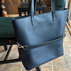 Away longitude tote in navy